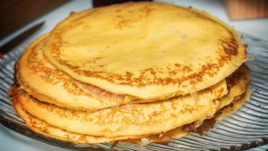 Panquecas sem farinha fofinhas prontas em minutos e super versáteis