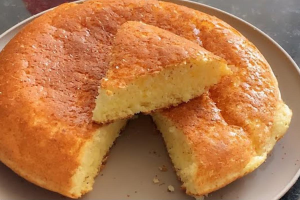 Pão de maisena caseiro fofinho e pronto em minutos que todo mundo ama no café da manhã